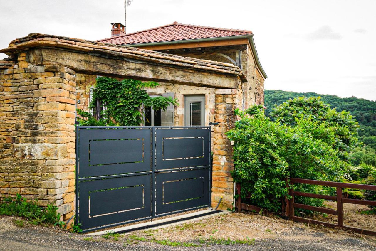 Le Clos Des Pierres Rouges Burgy Bagian luar foto