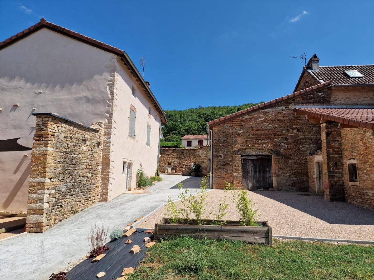 Le Clos Des Pierres Rouges Burgy Bagian luar foto