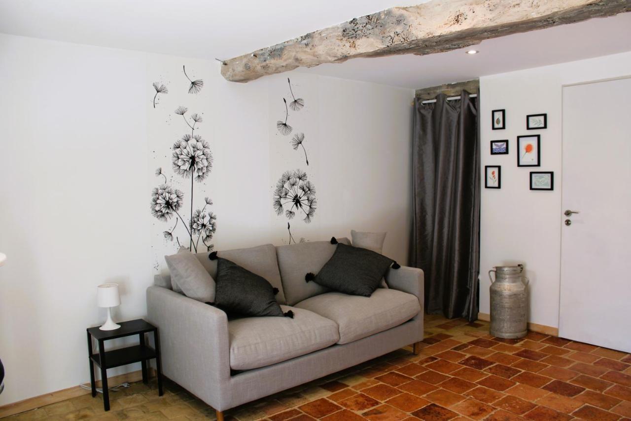 Le Clos Des Pierres Rouges Burgy Bagian luar foto