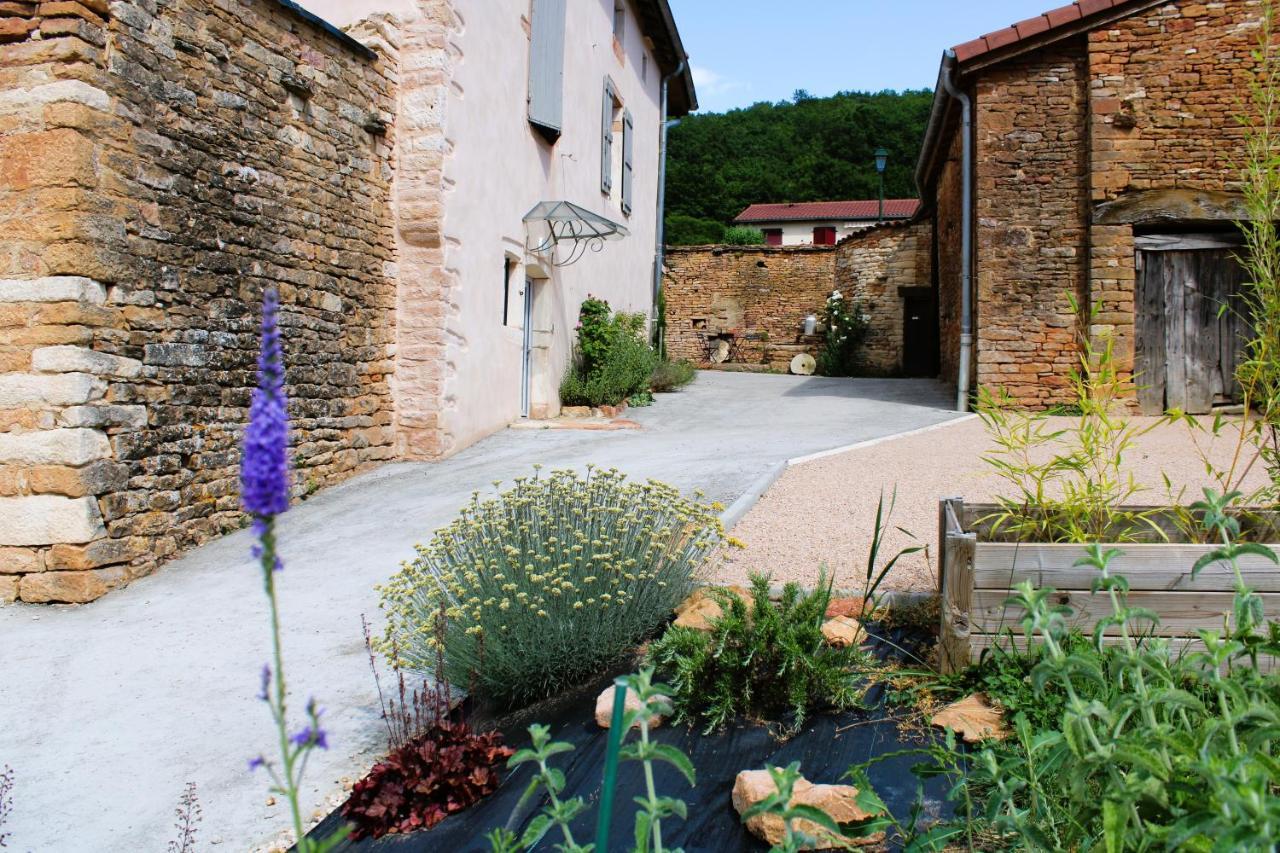 Le Clos Des Pierres Rouges Villa Burgy Bagian luar foto