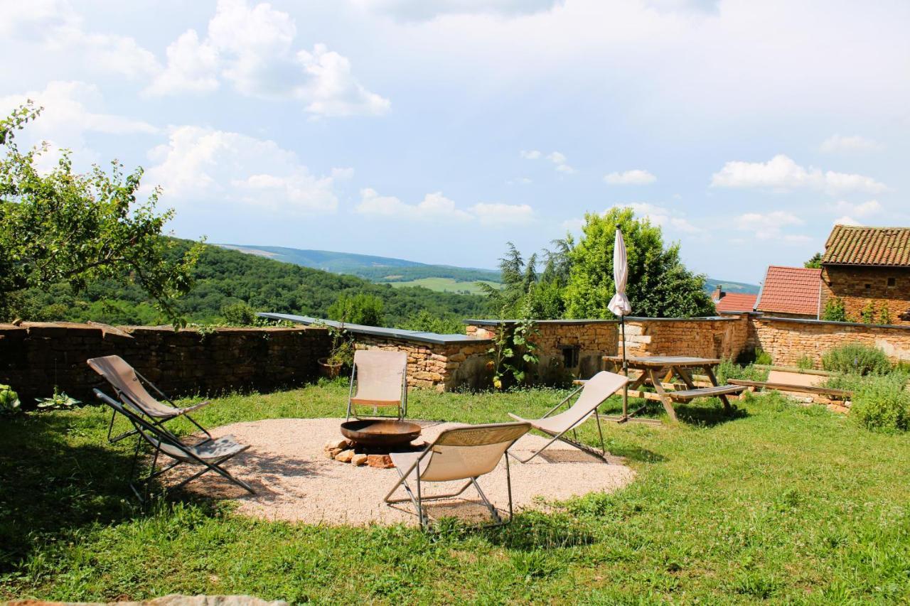 Le Clos Des Pierres Rouges Burgy Bagian luar foto
