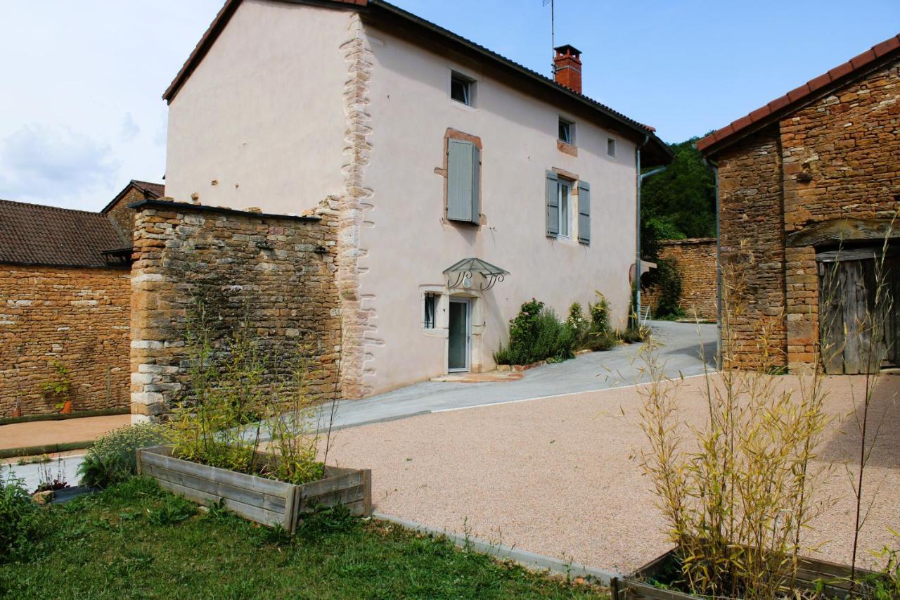 Le Clos Des Pierres Rouges Burgy Bagian luar foto